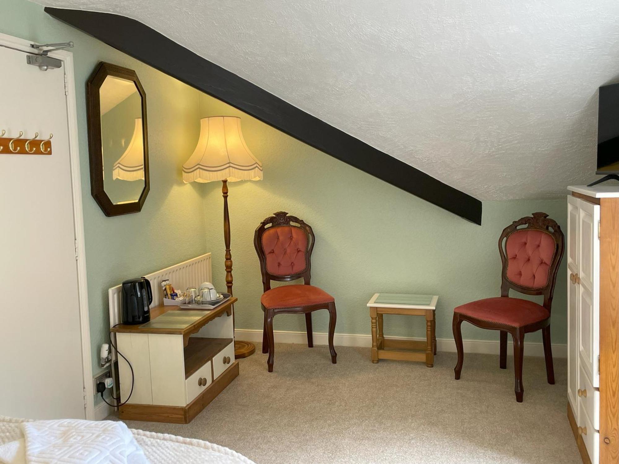 The Captain'S Lodge Room Only Accommodation Whitby Exterior photo