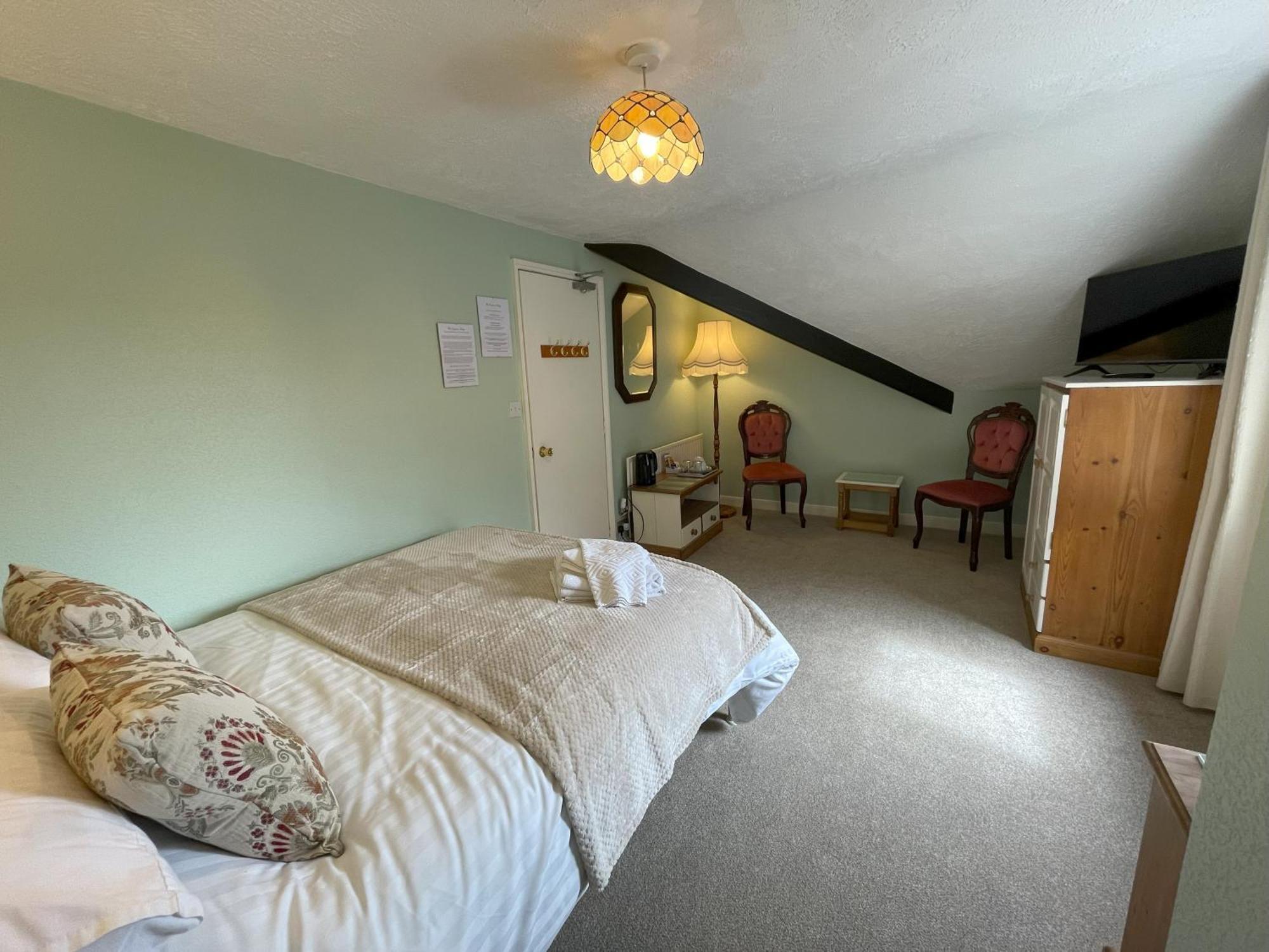The Captain'S Lodge Room Only Accommodation Whitby Exterior photo